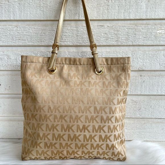Michael Kors Handbags - MICHAEL KORS Signature Monogram Jet Set Tote Khaki Lap Top Work Bag